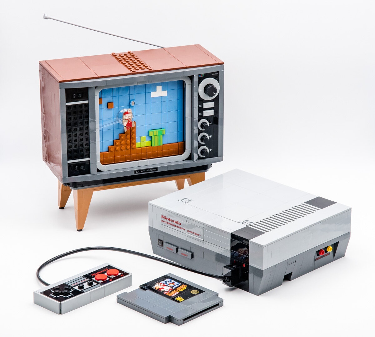 https://www.hellobricks.com/wp-content/uploads/2020/08/REVIEW-LEGO-71374-Nintendo-NES.jpg