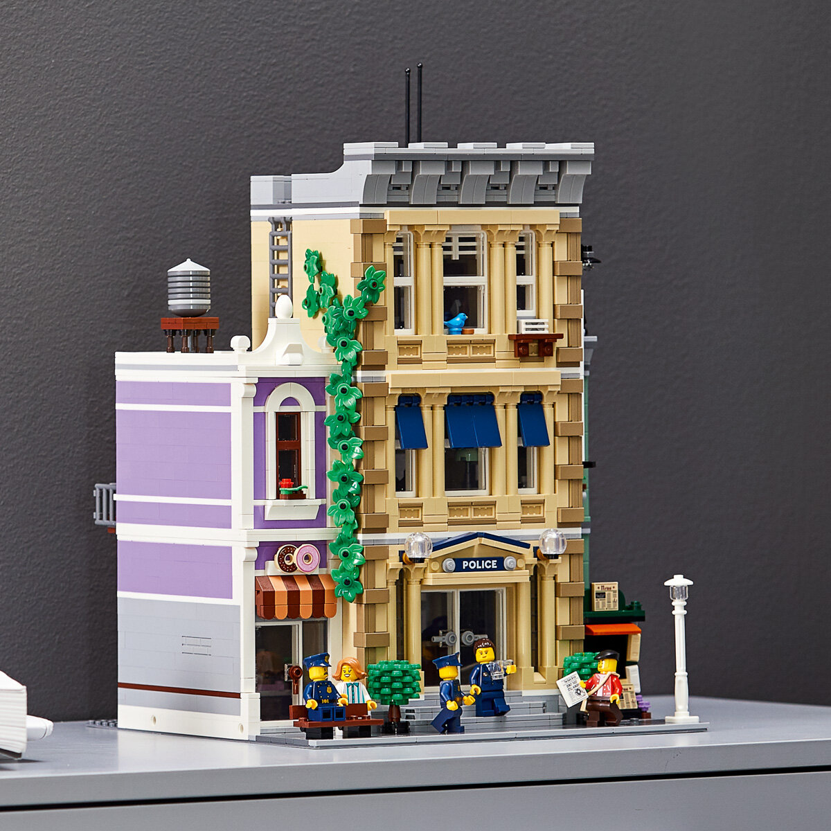 Nouveauté LEGO 10278 Police Station : l'annonce officielle du