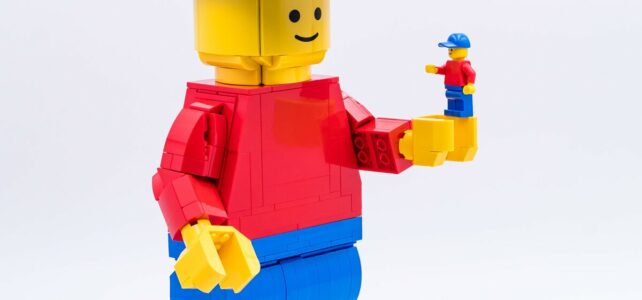 Review LEGO 40649 Up-Scaled LEGO Minifigure