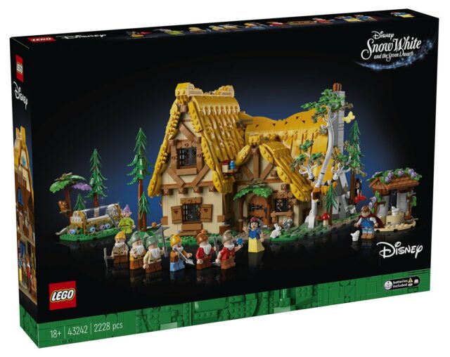 LEGO Disney 43242 Snow White and the Seven Dwarfs Cottage