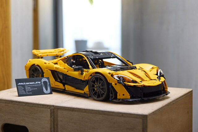 LEGO Technic Ultimate 42172 McLaren P1