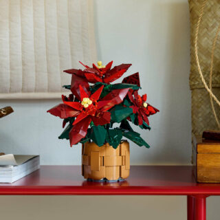 LEGO Icons 10370 Poinsettia