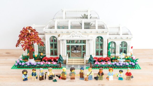 Review LEGO Ideas 21353 Botanical Garden