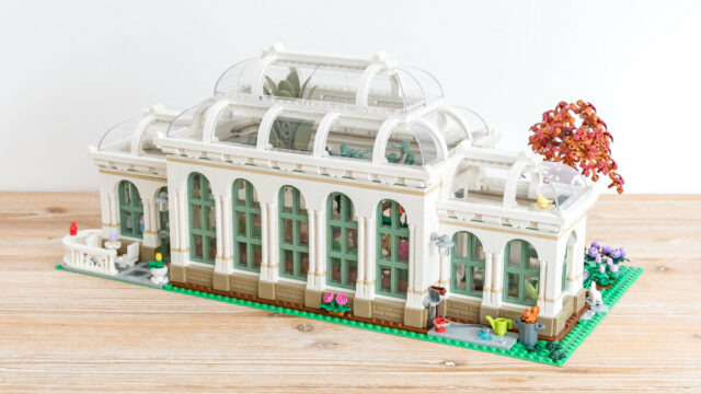 Review LEGO Ideas 21353 Botanical Garden