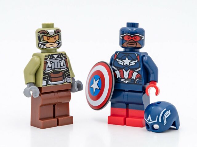 Review LEGO Marvel 76292 Captain America vs. Red Hulk Battle