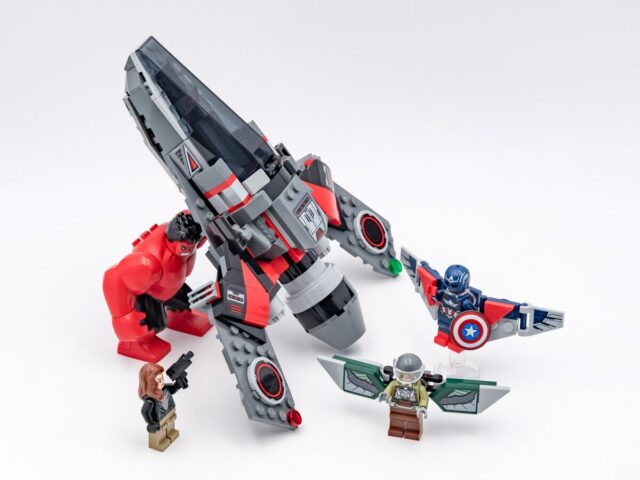 Review LEGO Marvel 76292 Captain America vs. Red Hulk Battle