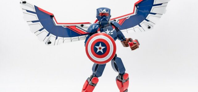 Review LEGO Marvel 76296 Sam Wilson Captain America Buildable Figure