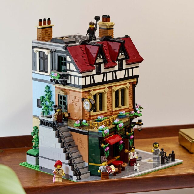 LEGO Icons 10350 Tudor Corner : le nouveau Modular 2025