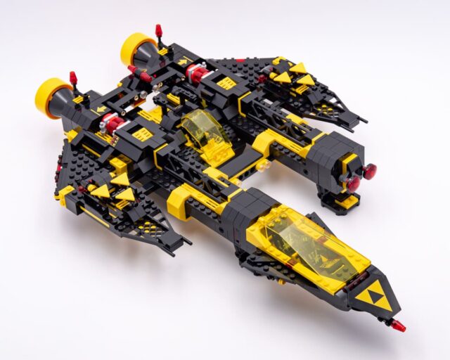 Review LEGO Icons 10355 Blacktron Renegade