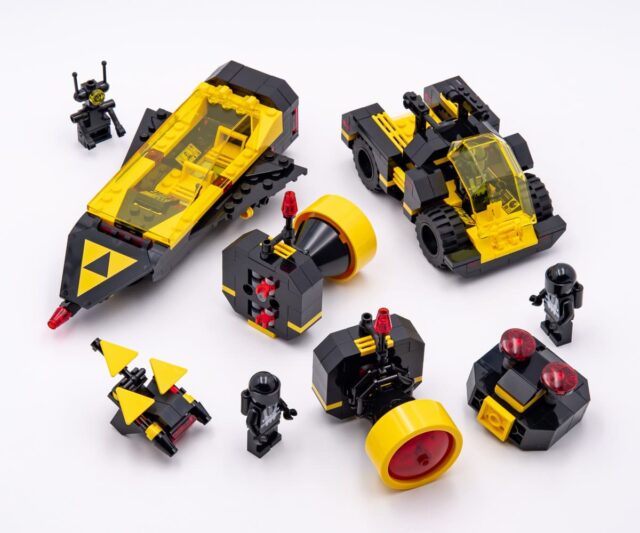 Review LEGO Icons 10355 Blacktron Renegade