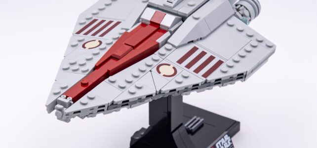 Review LEGO Star Wars 75404 Acclamator-class Assault Ship