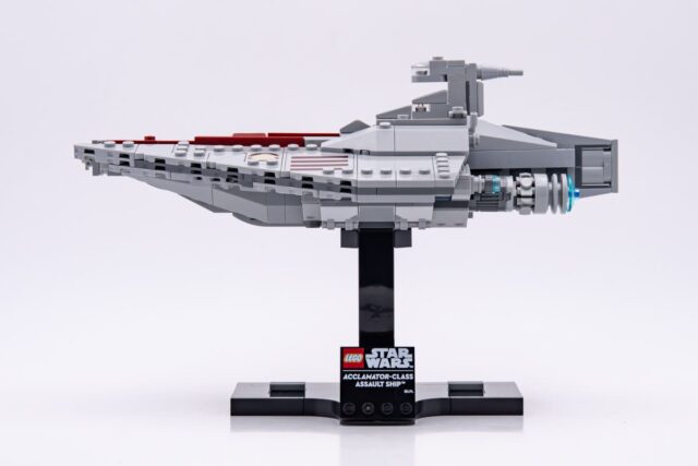 Review LEGO Star Wars 75404 Acclamator-class Assault Ship