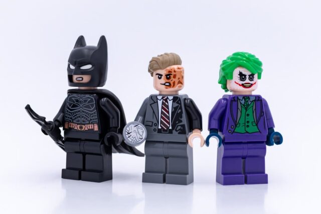 Review LEGO DC 76303 Batman Tumbler vs. Two-Face & The Joker